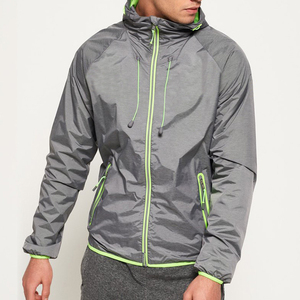 Chaqueta Cortavientos Gris con Capucha para Hombre, con Cremallera Verde Neón, Deportiva, Ligera, Impermeable, para Otoño - Product Image 6
