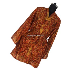 KS009 Hermoso Kimono Vintage de Seda, Sari Corto de Seda Hecho a Mano para Mujer con Bolsillos y Cinturón OEM - Product Image 2