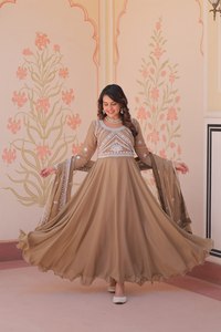 Robe de soirée pakistanaise de créateur, Salwar Kameez, tenue ethnique en georgette pour toutes les saisons, costume traditionnel pour fêtes, tenue modeste indienne pakistanaise. - Product Image 1