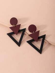 Boucles d'oreilles en résine faites à la main par un designer, artisanat artistique, finition de luxe, matériau durable, style moderne, accessoires de bijouterie - Product Image 3