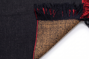 Tapis d'intérieur personnalisé en laine noire tissée à plat, écologique, antidérapant, avec franges rouges et poils épais, pour salon, hôtel et villa - Product Image 1