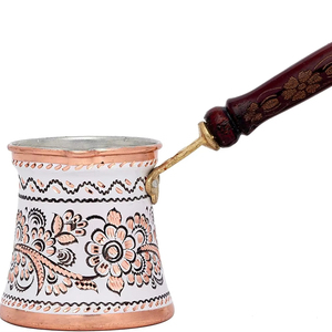 กาต้มกาแฟทองเหลืองแบบตีลาย 10 ออนซ์ พร้อมด้ามจับไม้ ดีไซน์ทันสมัย เป็นมิตรกับสิ่งแวดล้อม สีขาว (สำหรับเตาแก๊ส) - Product Image 1