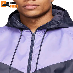 Chaqueta Cortavientos Ligera Impermeable con Logotipo Personalizado, Chaqueta de Nailon con Capucha Extra Grande para Hombre/Mujer, Venta al Por Mayor - Product Image 4