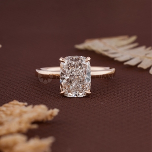 Bague solitaire en or rose au design tendance, diamant taille radiant, diamant créé en laboratoire, bijoux fins pour femmes - Product Image 4