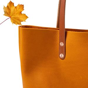 Fourre-tout Vizenta en cuir à bandoulière orange - Product Image 2