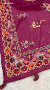 Ensemble de sari en soie crêpe de qualité supérieure avec motif traditionnel et imprimé Ajrakh, travail de miroir véritable et franges, mode féminine - Product Image 2