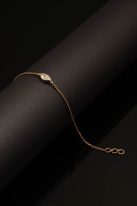 Bracelet en or jaune 14 carats avec diamants poire de 0,94 carats, style classique délicat, bijou raffiné - Product Image 3