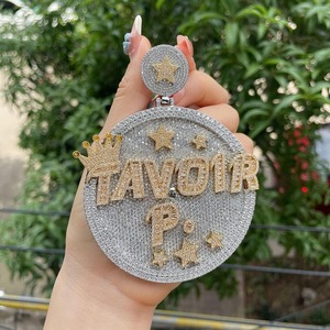 Colgante Hip Hop Personalizado con Moissanita y Nombre Grabado, Joyería con Incrustaciones de Piedras, Accesorio de Regalo para Hombre, Certificado GIA, para Compromiso - Product Image 1