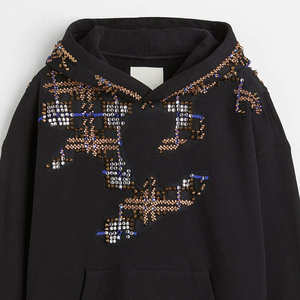 Sweat-shirt à capuche noir pour femme avec strass, manches longues, en coton tricoté, pour l'automne - Product Image 3