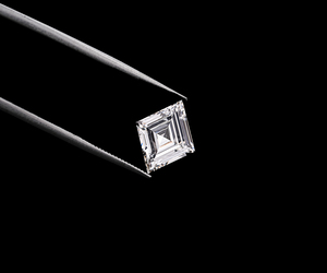 เพชร CVD สังเคราะห์ทรงเหลี่ยมขนาด 1.60 กะรัต คุณภาพ VVS-VS1 ยอดนิยมจาก OM GEMS เพชรเลี้ยงในห้องปฏิบัติการ รับรองโดย IGI HPHT สำหรับทำเครื่องประดับ - Product Image 2