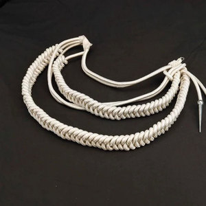 สายคล้องคอแบบสะท้อนแสงสำหรับผู้ชาย ทำจากผ้าฝ้าย 100% ขนาดและสีตามสั่ง OEM พร้อมเชือกดึงและตะขอโลหะ สำหรับเครื่องแบบทหาร ขบวนพาเหรด นักเรียนนายร้อย และนกหวีด - Product Image 4