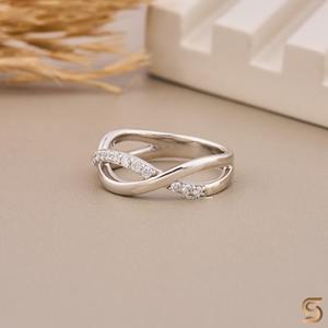 Bague en or blanc massif 14 carats avec diamant de laboratoire certifié IGI, élégante alliance torsadée style infini minimaliste, cadeau de fiançailles - Product Image 5