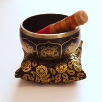 Ensemble de bols chantants finition antique avec marteau pour la méditation, le yoga, la relaxation en studio et la décoration intérieure