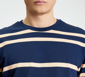 เสื้อยืดผู้ชายผลิตโดย OEM แขนสั้น ระบายอากาศได้ดี ทุกขนาด สั่งทำได้ตามต้องการ เสื้อยืดผู้ชายแฟชั่น - Product Image 4