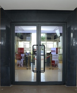 Porte coupe-feu vitrée sur mesure de qualité supérieure pour hôtels, aéroports et centres commerciaux, disponible pour une livraison mondiale - Product Image 1