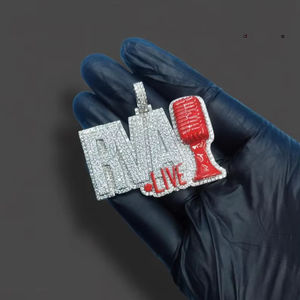 Colgante de micrófono personalizado con letras RVA LIVE de moissanita, estilo hip hop, para fiestas, de plata 925, joyería fina, colgantes y dijes - Product Image 1