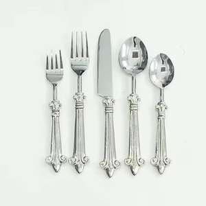 Ensemble de couverts de qualité supérieure finis argentés pour dîner et servir à un prix avantageux - Product Image 6