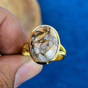 Anillo de Bisel de Plata de Ley 925 con Micras de Oro de 18k y Gema de Calcita Cobre Naranja Hecha a Mano - Product Image 2