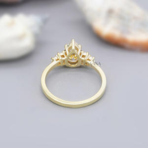 Bague de fiançailles en argent sterling massif 1,52 carats, sertie de cinq pierres, sertissage à tension, moissanite taille baguette latérale, pour cadeau d'anniversaire - Product Image 4