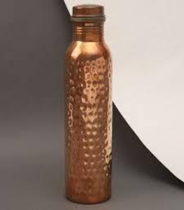 Bouteille en cuivre pour usage en clinique ayurvédique, solution naturelle de stockage d'eau pour centres de bien-être, spas et thérapies. - Product Image 1