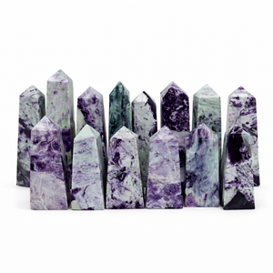 Chakralume Obélisque en Kammererite Naturelle Sculptée et Polie à la Main, Tour de Cristal Rare Violet, Pierre de Guérison, Énergie de Méditation Reiki - Product Image 1