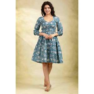 เดรสสีฟ้าอมเขียวลายดอกไม้ แขนยาว คอวี เอวธรรมชาติ ผ้าฝ้ายน้ำหนักเบา เป็นมิตรกับสิ่งแวดล้อม ทรงเอไลน์ ชุดเดรสฤดูร้อนสำหรับใส่ลำลอง - Product Image 4