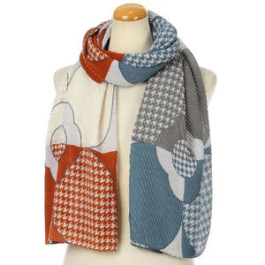 Bufanda gruesa de invierno de alta calidad para mujer, bufanda de poliéster estampada de diseño de lujo. - Product Image 5