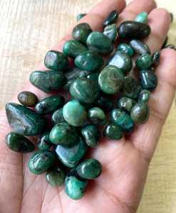 Pierre roulée d'émeraude naturelle, cristal vert poli, pierre précieuse de guérison du Chakra du Cœur, meilleure qualité, vente en gros de bijoux - Product Image 3