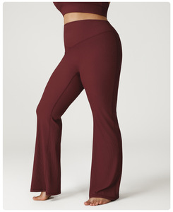 Conjunto Deportivo de Tallas Grandes de Moda: Leggings Ligeros de Pierna Ancha con Control de Abdomen y Cintura Alta, y Sujetador Deportivo Sexy - Product Image 4