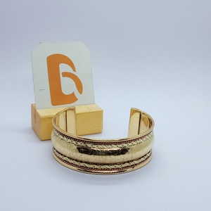 Bracelet manchette en laiton plaqué or, style classique, bijoux unisexe - Product Image 2