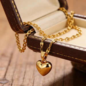 Collar con forma de corazón para mujer con diseño tridimensional en acero inoxidable 304 con baño de oro real de 18 quilates - Product Image 2