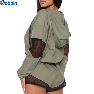 Conjunto corto cortavientos para mujer, nuevo conjunto cortavientos de nailon personalizado a la moda con cremallera y malla para mujer, elástico e impermeable. - Product Image 2