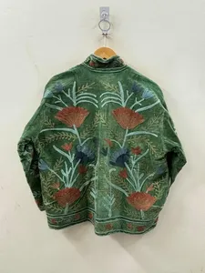 Abrigo de Terciopelo Bordado para Mujer, Estilo Bohemio con Patrón Floral, Chaqueta Étnica Hecha a Mano, Color Verde, Ropa de Abrigo para Otoño - Product Image 2