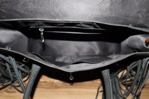 Sac fourre-tout bohème en cuir véritable avec broderie, franges, poignées supérieures et fermeture à rabat, pour une utilisation quotidienne toute saison - Product Image 2