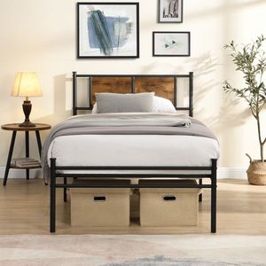 Struttura letto in metallo a una piazza e mezza con testiera in legno, elemento decorativo nero - Product Image 1