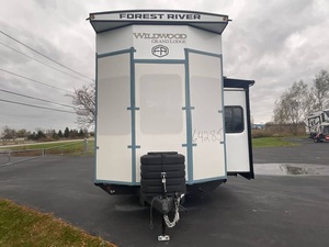 Nouveau 2025 F-o-r-e-s-t R-i-v-e-r Wildwood G-r-a-n-d L-o-d-g-e 42VE-R-A-N-D-A - Product Image 4