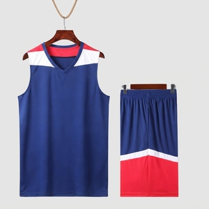 Maillot de basket-ball en tissu 100% polyester de qualité supérieure, impression personnalisée, couleur noire unie, séchage rapide, vêtements d'entraînement pour hommes - Product Image 1