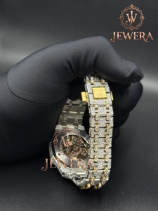 OEM Custom Hip Hop Moissanite Diamond Watch with Stainless Steel Bracelet for International Wholesale Market Available for Sale - Product Image 4