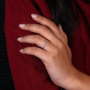 Anillo de Boda Delicado en Forma de V con Diamantes Cultivados en Laboratorio, Oro Rosa, Oro Blanco, Media Eternidad, Chevron, Anillo Apilable Curvo, Anillo a Juego - Product Image 6