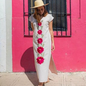 Nuevo Vestido Maxi Mexicano Bordado a Mano, Premium, Transpirable, con Escote en V, Mangas Cortas Delicadas, para Mujer - Product Image 1