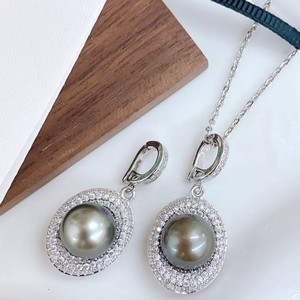 Collier pendentif en perle noire de Tahiti de style rétro Nouveaux accessoires de mode et cadeaux en gros - Product Image 1