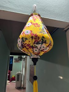 Farol de Seda Hecho a Mano en Vietnam para Decoración de Interiores de Hotel, Adorno Tradicional Colgante - Product Image 4