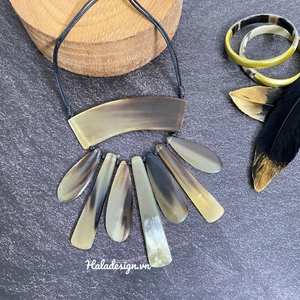 Collier artisanal en corne de buffle, bijoux écologiques, durable, nouveau design - Product Image 1