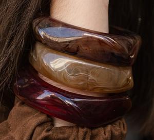 High Quality Waterproof Resin Bangles for Women Customizable Colors Logo Durable Lightweight Fashion Accessory for Business - Product Image 4