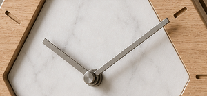 Horloge de bureau hexagonale minimaliste en bois avec cadran en marbre, mouvement à quartz silencieux - Product Image 2