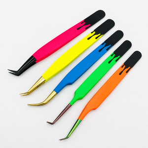 Ensemble de pinces à sourcils professionnelles colorées avec pointes inclinées en acier inoxydable, durables et écologiques, pour les artistes en esthétique et les salons de beauté - Product Image 3