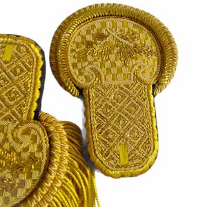 Écusson brodé personnalisé à coudre avec franges dorées et motif à carreaux en tissu appliqué pour uniformes, vestes, casquettes et articles de mode - Product Image 5