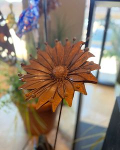 Metal Sunflower Garden Stake Outdoor Decor Simple Style Aluminium Plant Sculpture - Product Image 2