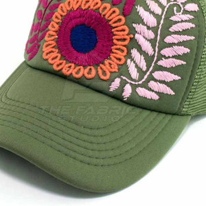 Gorra Trucker Clásica con Malla Trasera, Diseño Bordado, Ajuste Cómodo, Precio Accesible, Cierre Ajustable, Estilo Moderno, Unisex para Exteriores - Product Image 3