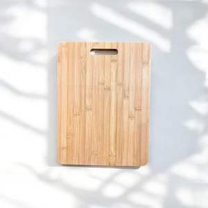 Ensemble de 3 planches à découper en bois d'acacia, tailles grande, moyenne et petite, ensemble polyvalent de planches à découper pour la cuisine, emballage cadeau de luxe - Product Image 3